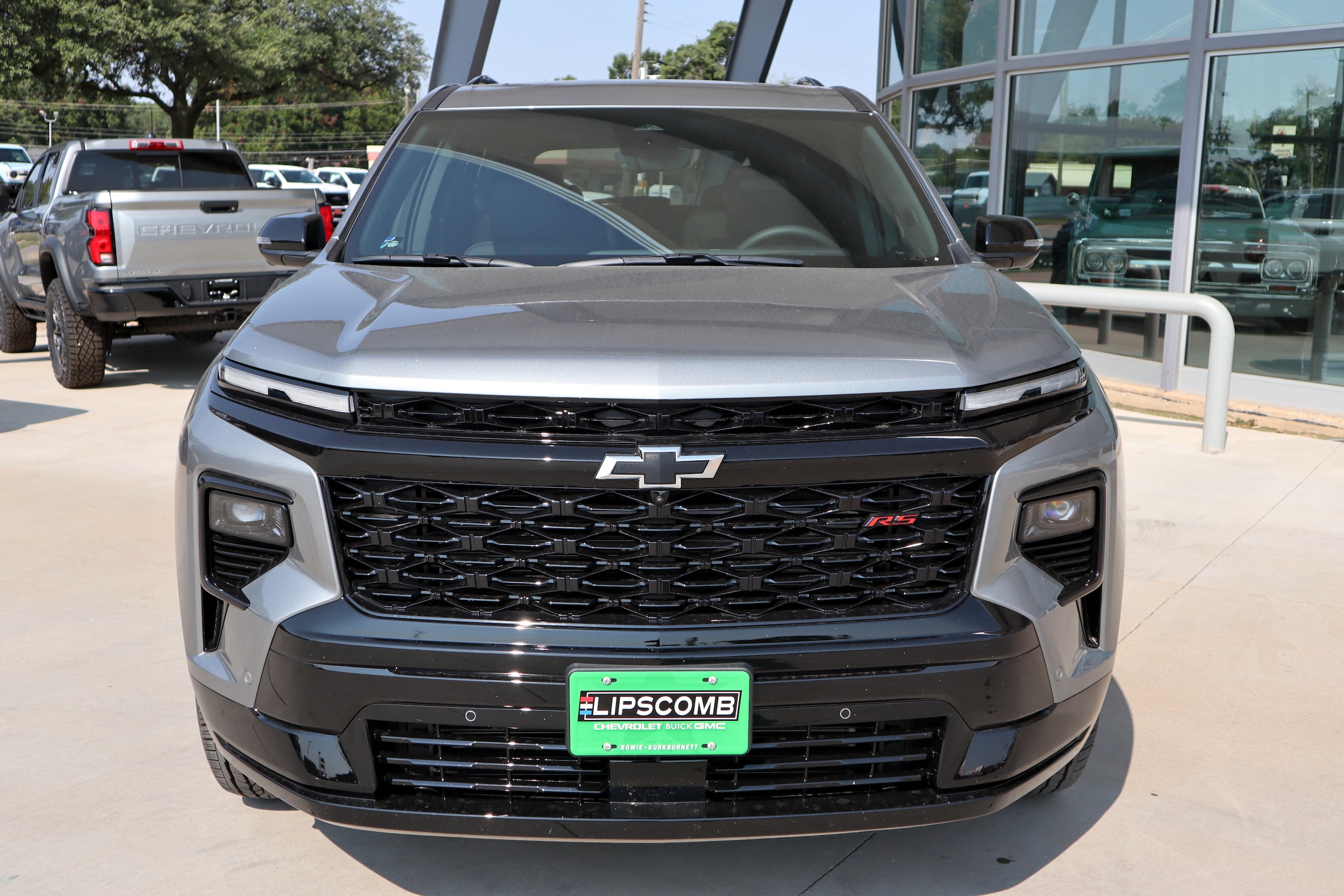 2026 Chevrolet Traverse RS photo 2