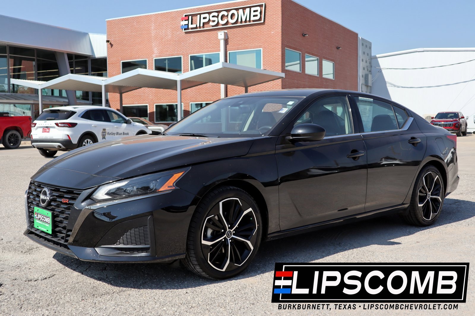 2024 Nissan Altima SR's photo