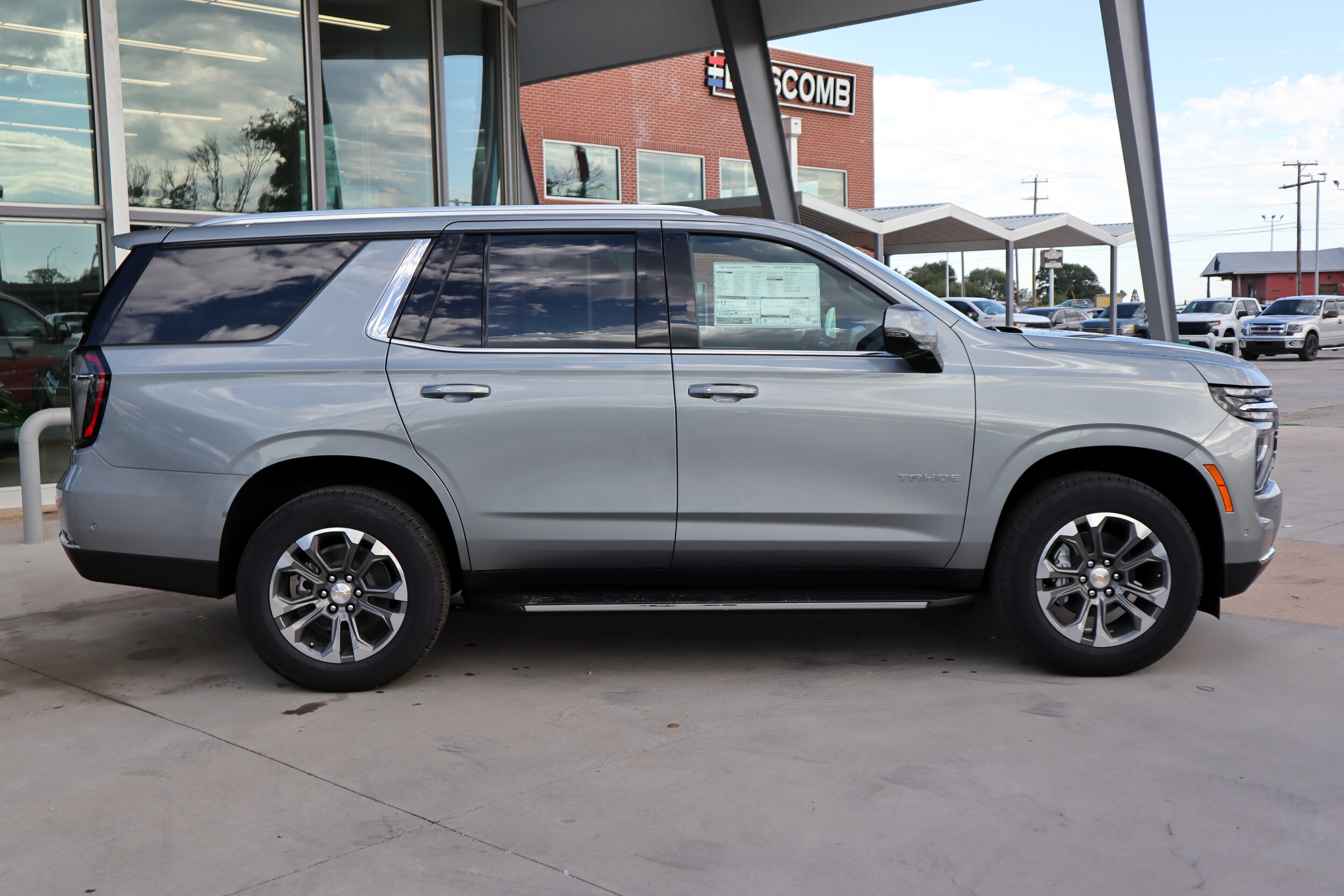 2026 Chevrolet Tahoe LT photo 2