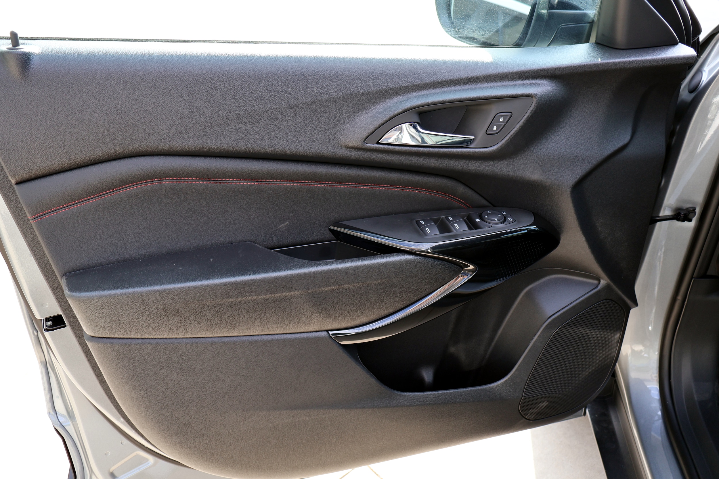 2026 Chevrolet Trax RS - Photo 9