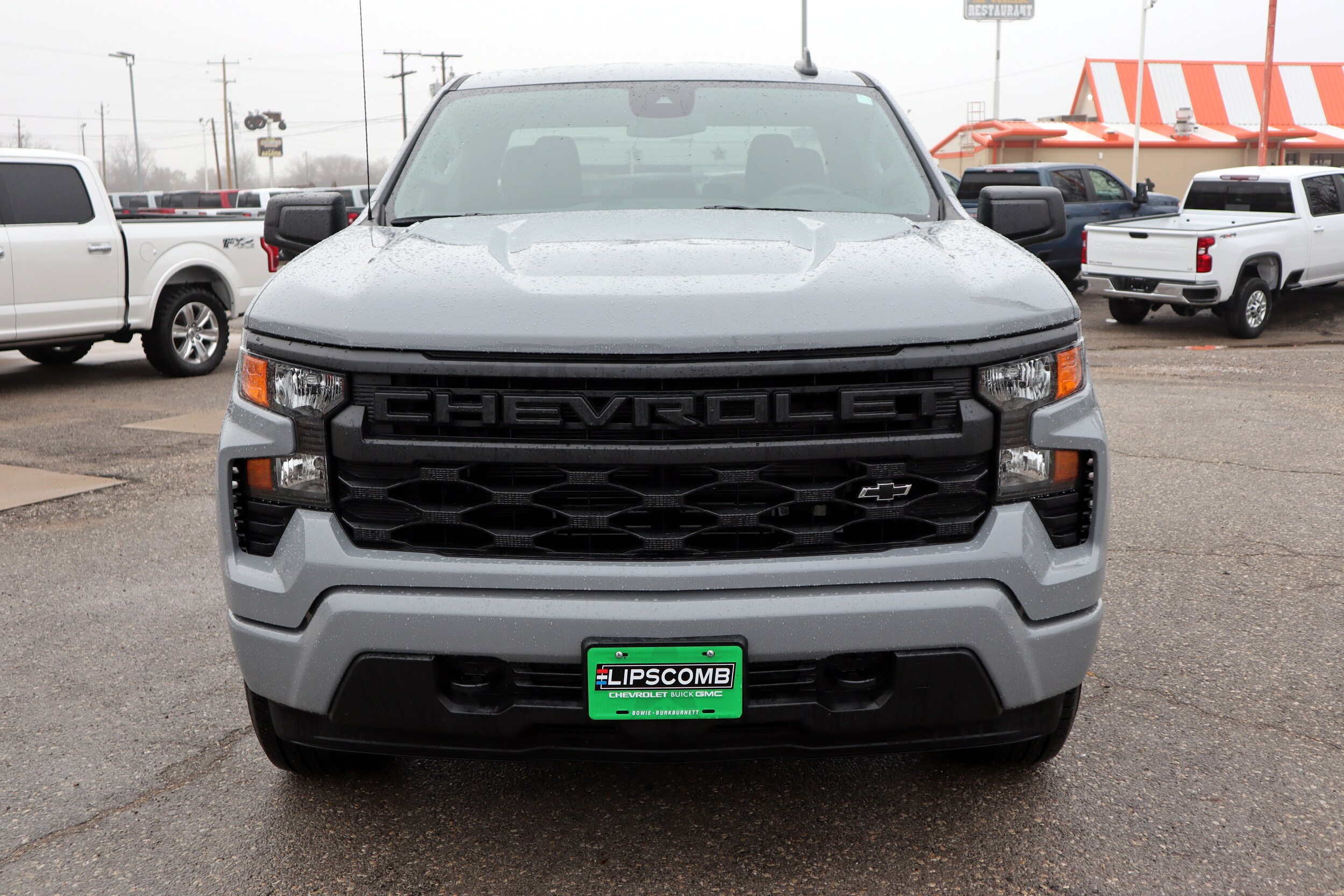 2025 Chevrolet Silverado 1500 Custom photo 2