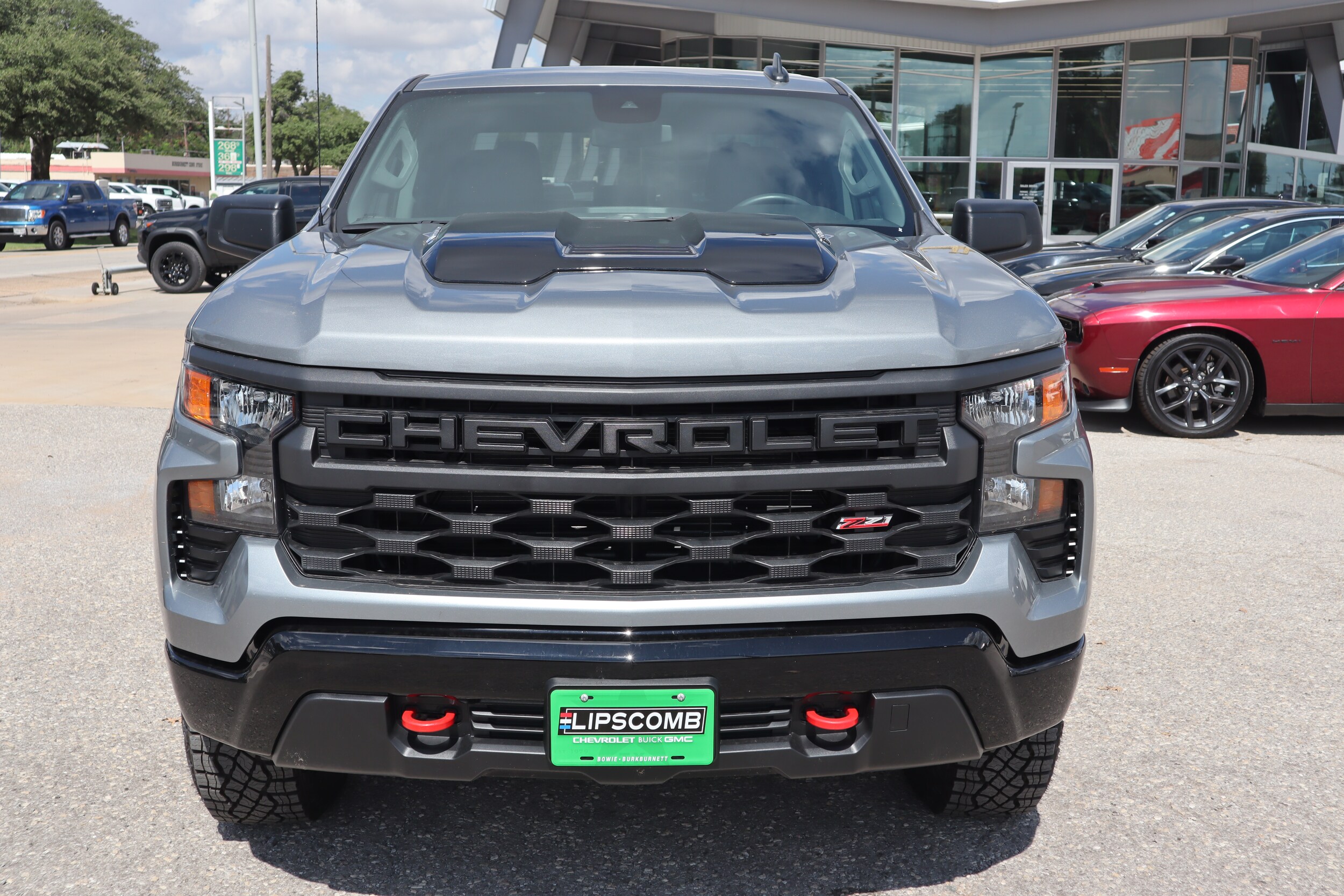 2025 Chevrolet Silverado 1500 Custom Trail Boss photo 2