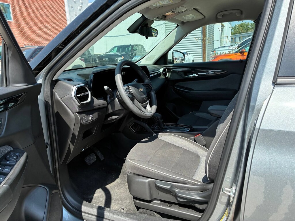 Used 2025 Chevrolet Trailblazer LT SUV