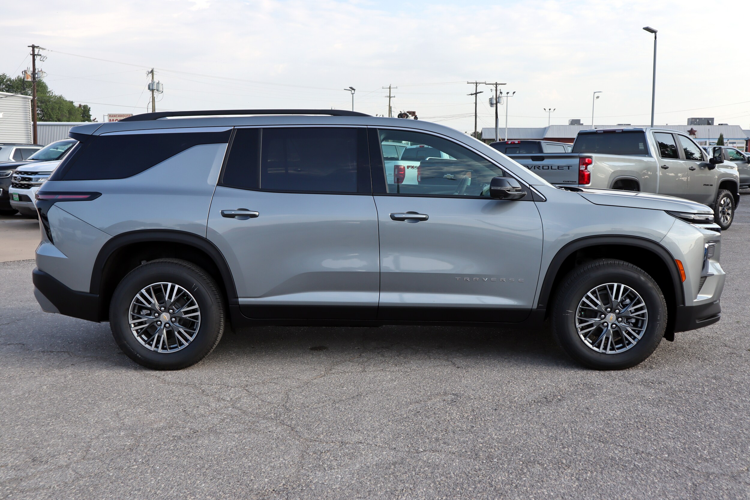 2026 Chevrolet Traverse photo 3