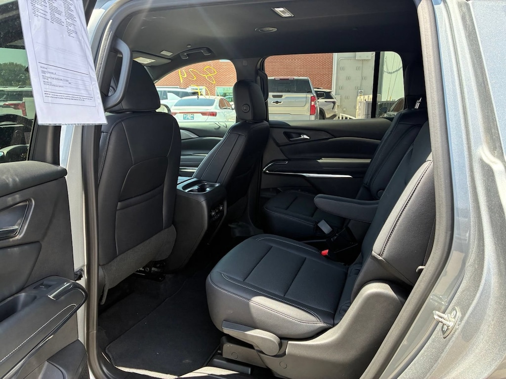 Used 2026 Chevrolet Traverse LT SUV