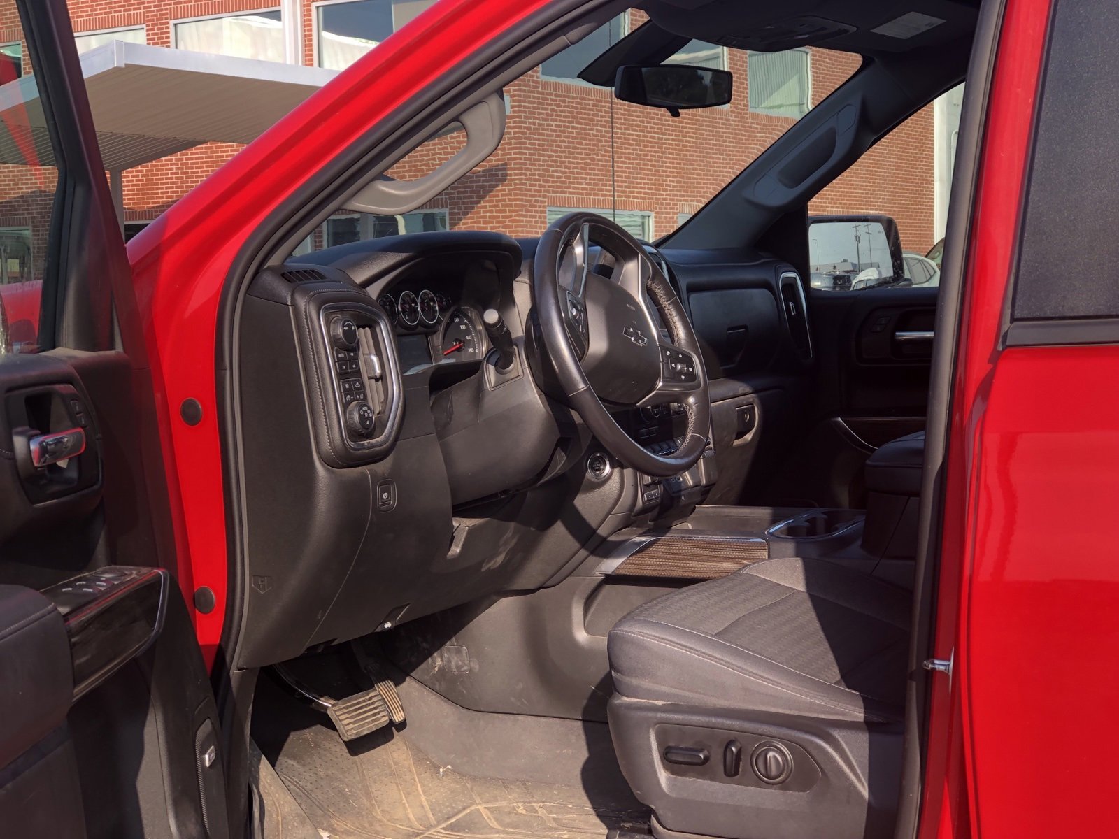 2019 Chevrolet Silverado 1500 LT Trail Boss photo 3