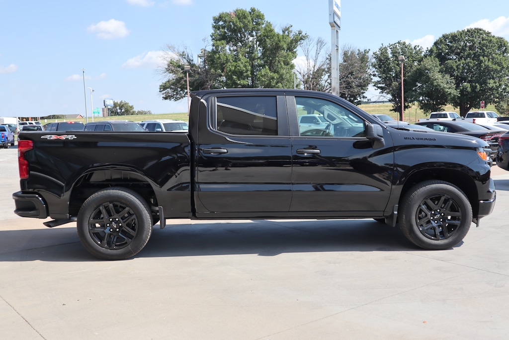 New 2025 Chevrolet Silverado 1500 Custom Truck