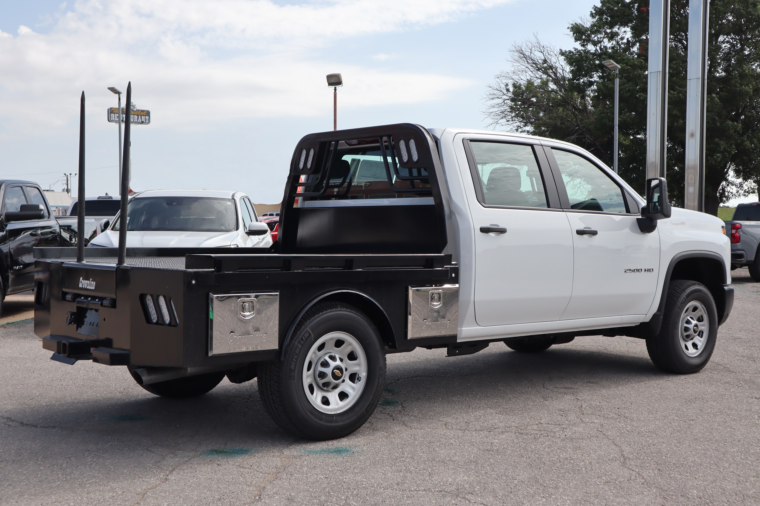 2025 Chevrolet Silverado 2500HD photo 4