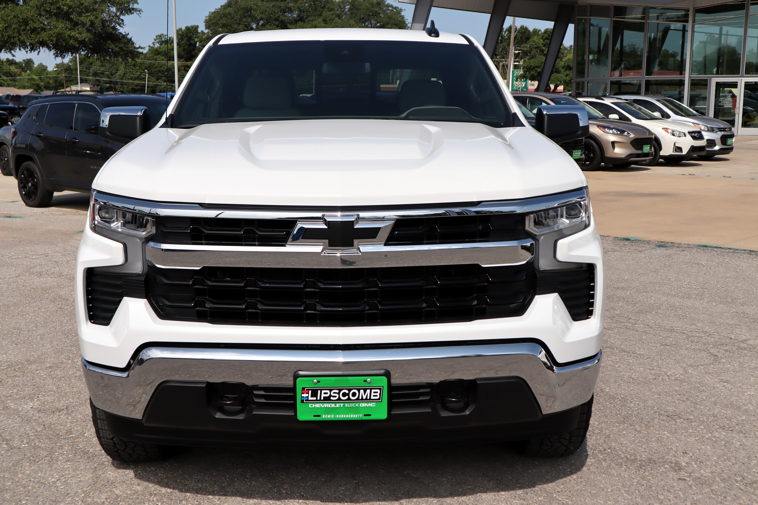 2025 Chevrolet Silverado 1500 LT Texas Edition photo 2
