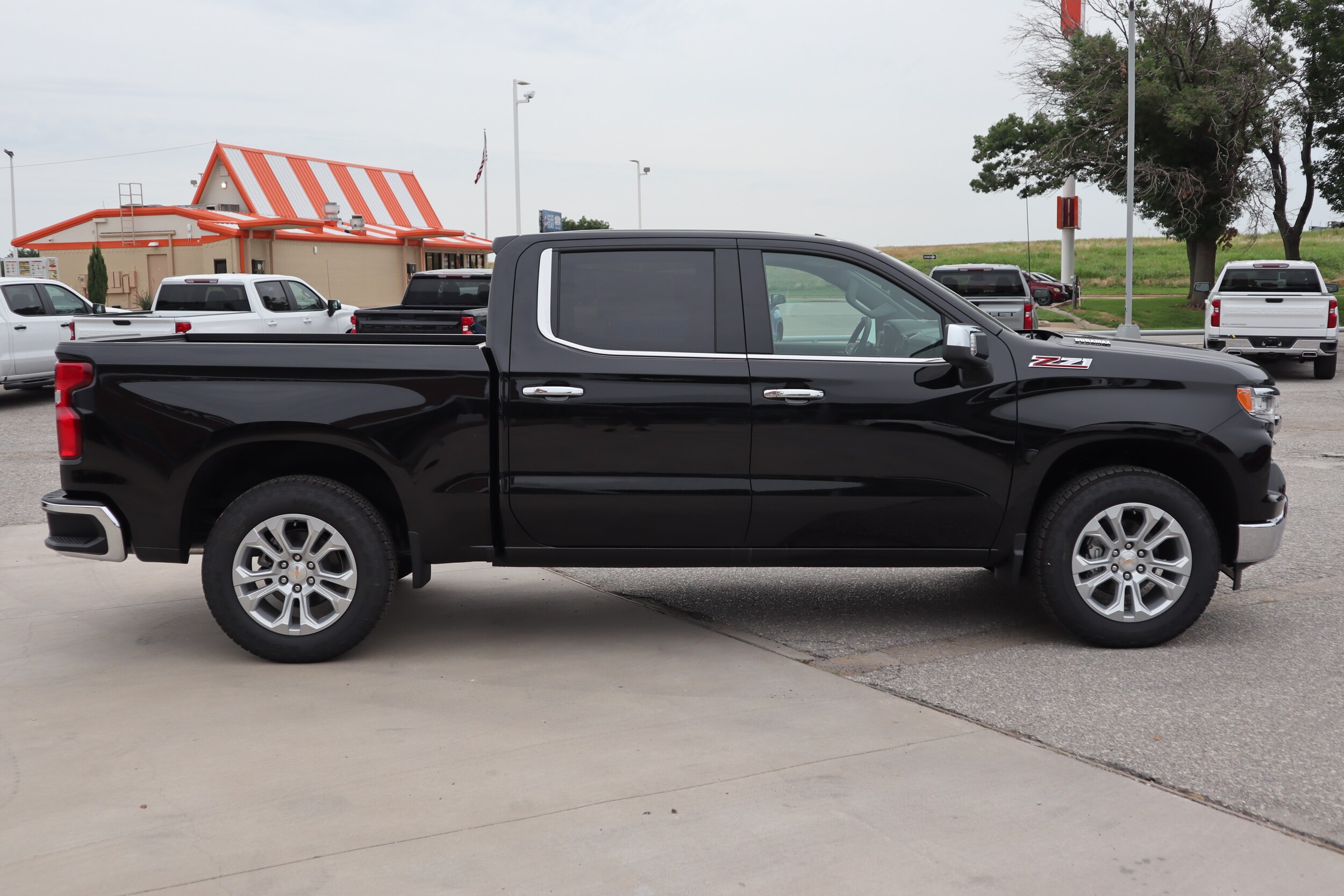 2025 Chevrolet Silverado 1500 LTZ photo 3