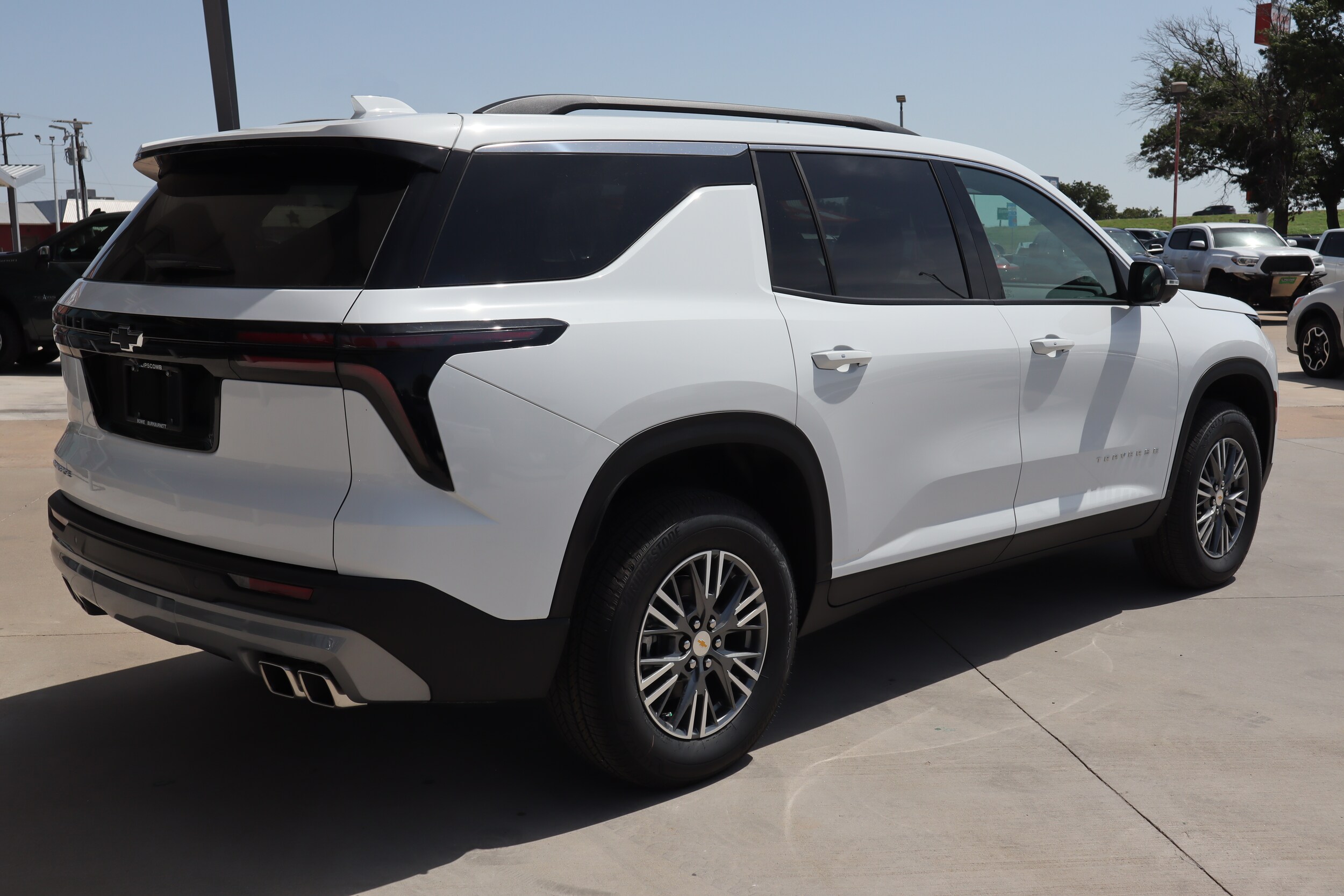 2025 Chevrolet Traverse 1LT photo 4