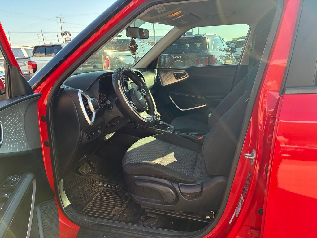 Used 2022 Kia Soul LX Hatchback