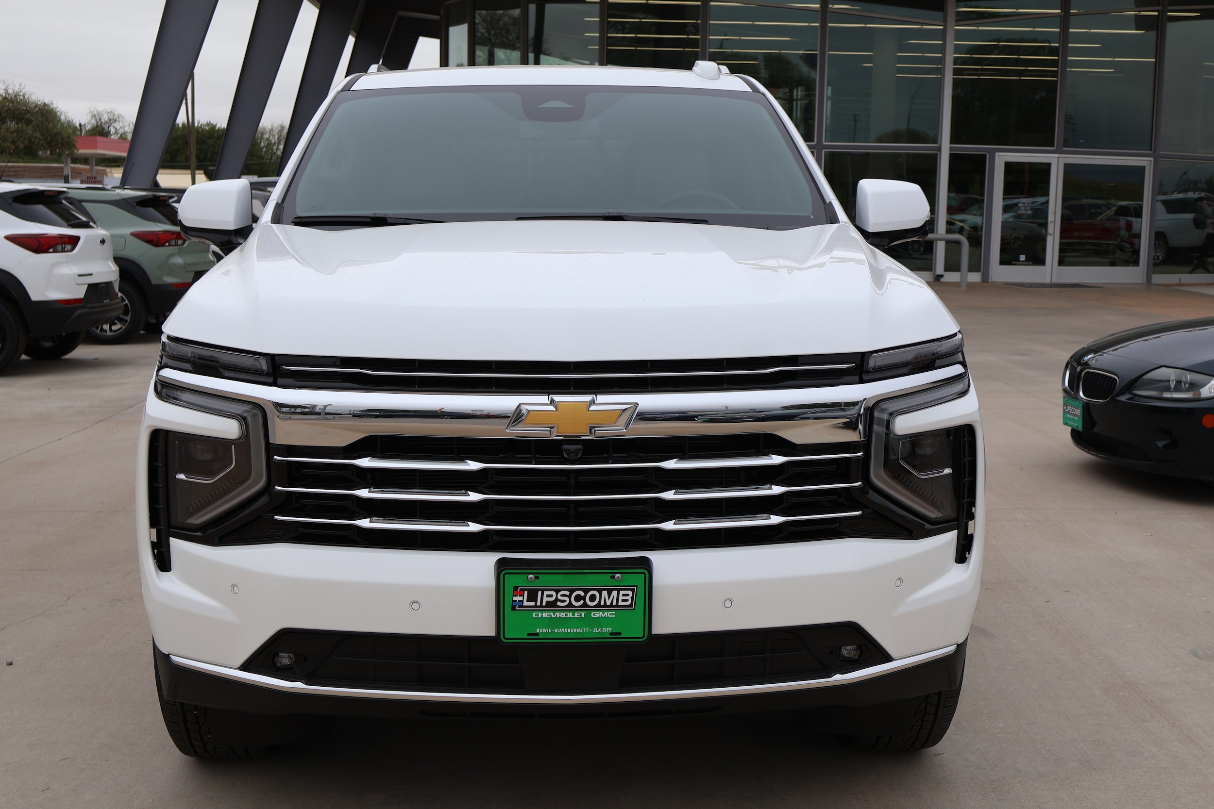 View vehicle photo 2