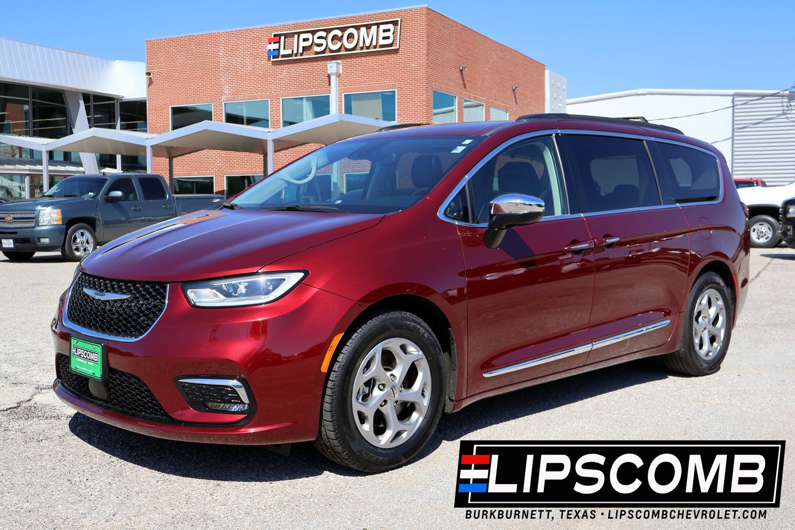 2023 Chrysler Pacifica Limited's photo