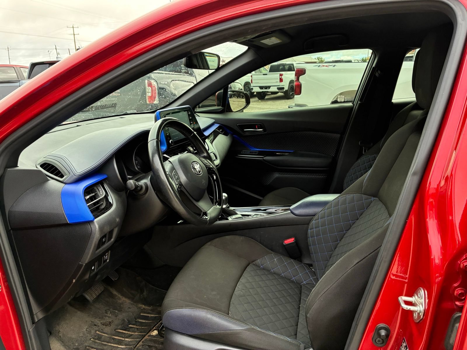 Used 2020 Toyota C-HR XLE with VIN JTNKHMBX1L1078347 for sale in Burkburnett, TX