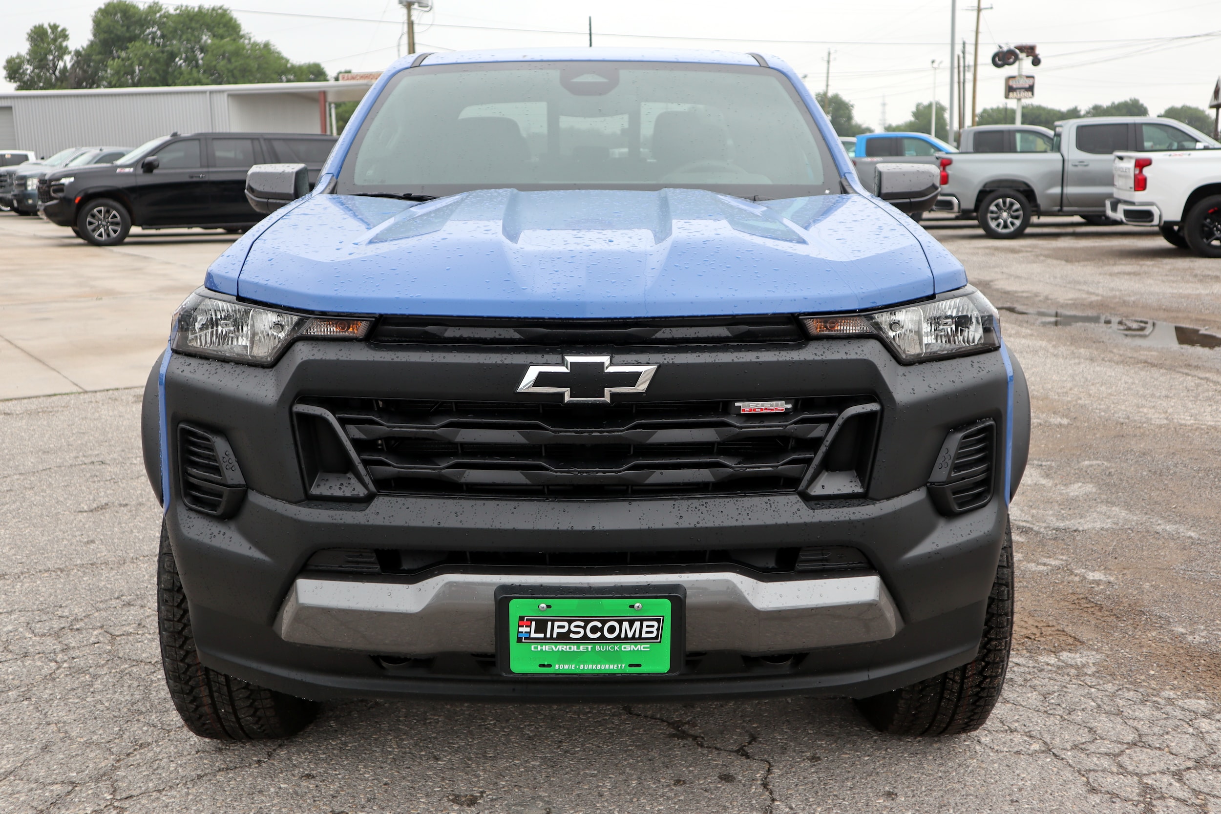 2025 Chevrolet Colorado Trail Boss photo 2
