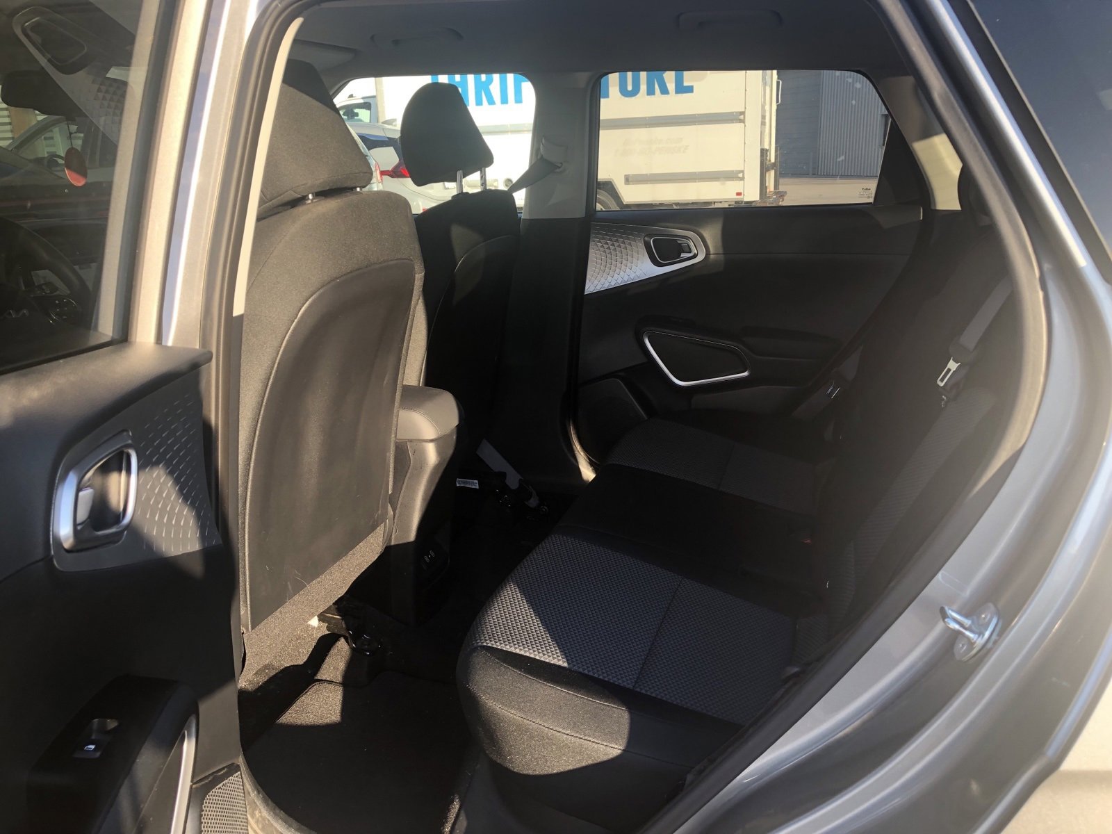 2023 Kia Soul S photo 2