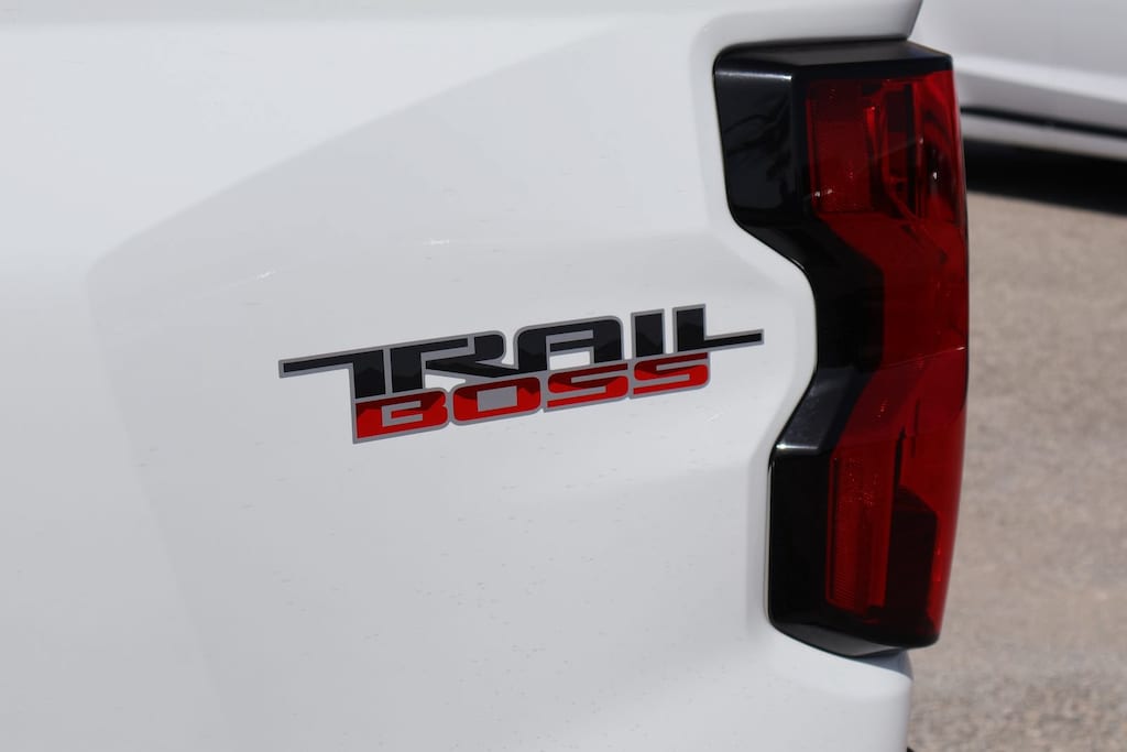 Used 2025 Chevrolet Colorado Trail Boss Truck Crew Cab