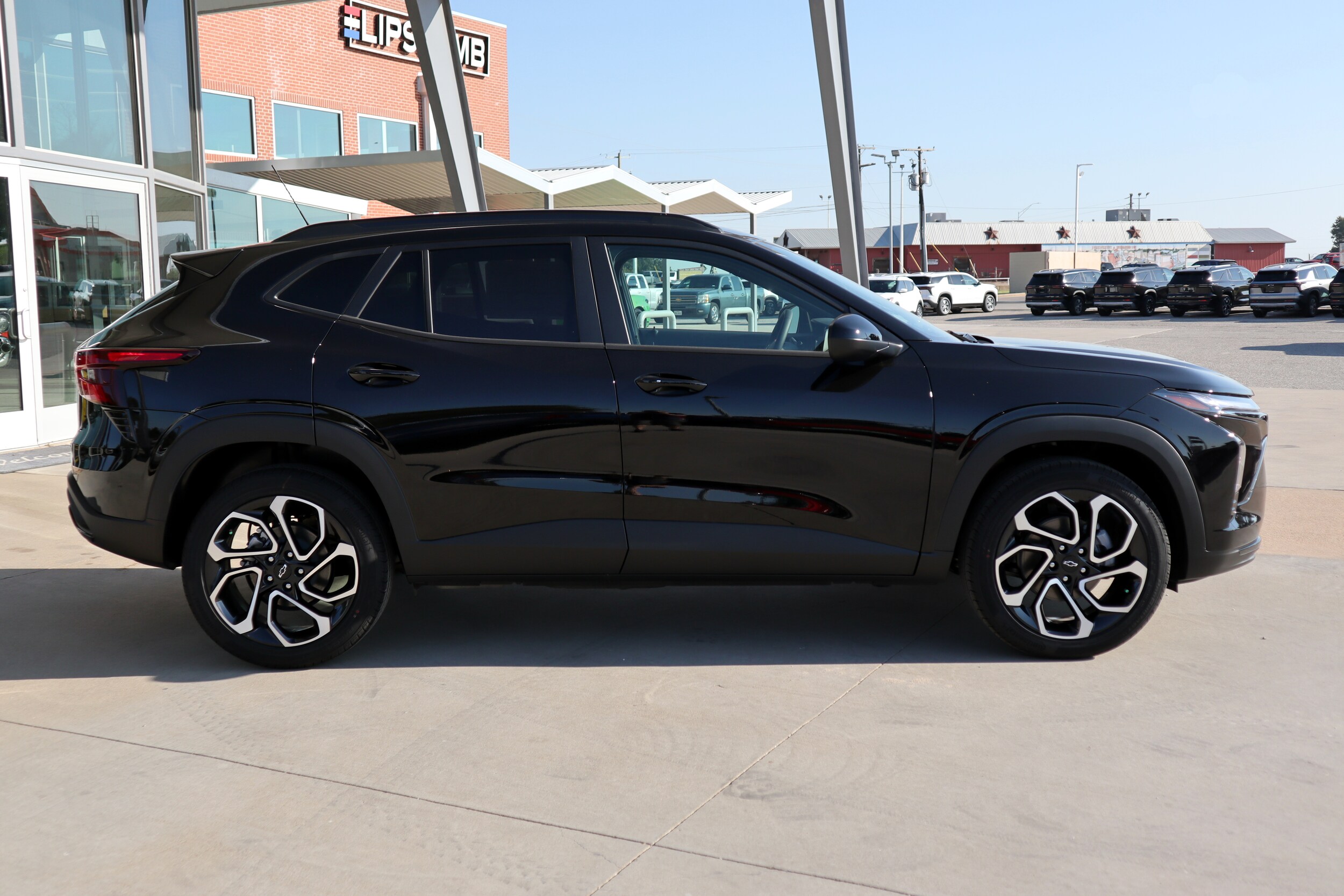 2026 Chevrolet Trax photo 2