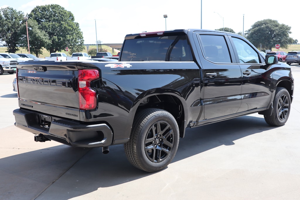 New 2025 Chevrolet Silverado 1500 Custom Truck