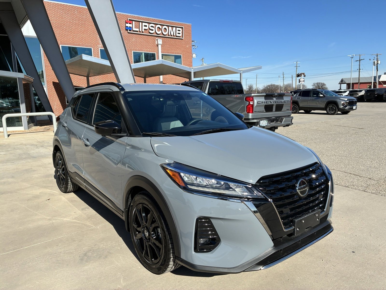 2021 Nissan Kicks SR