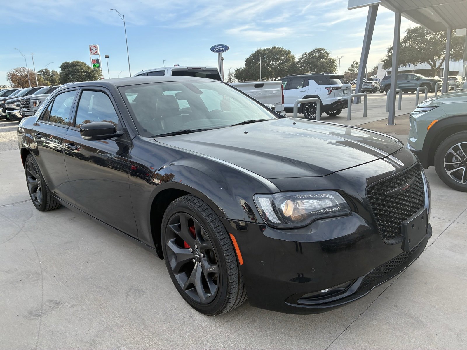 2023 Chrysler 300 S's photo
