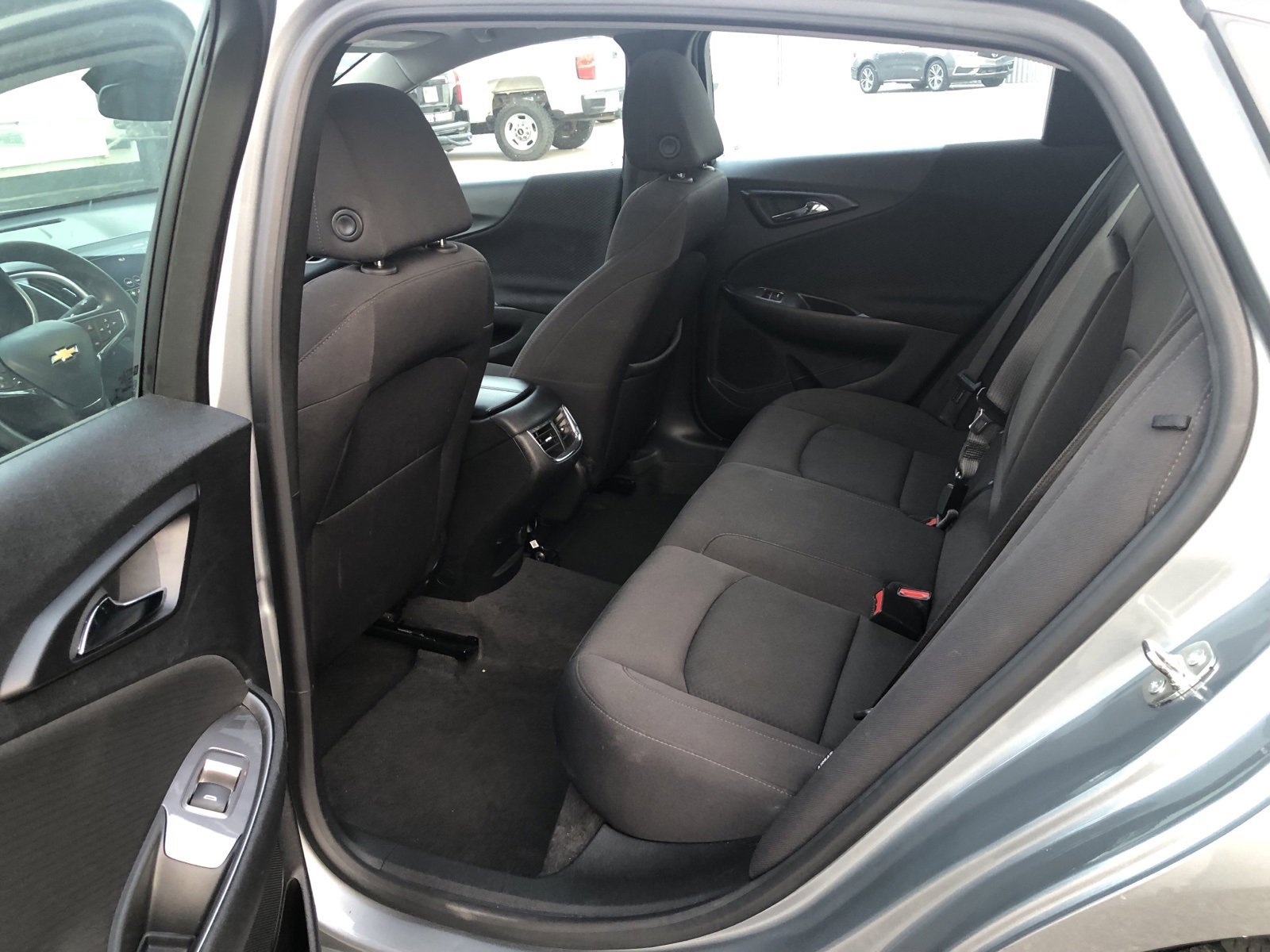 2024 Chevrolet Malibu 1LT photo 2