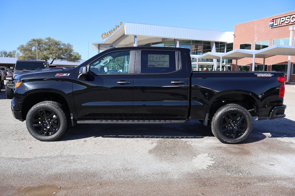 Used 2025 Chevrolet Silverado 1500 Custom Trail Boss Truck Crew Cab