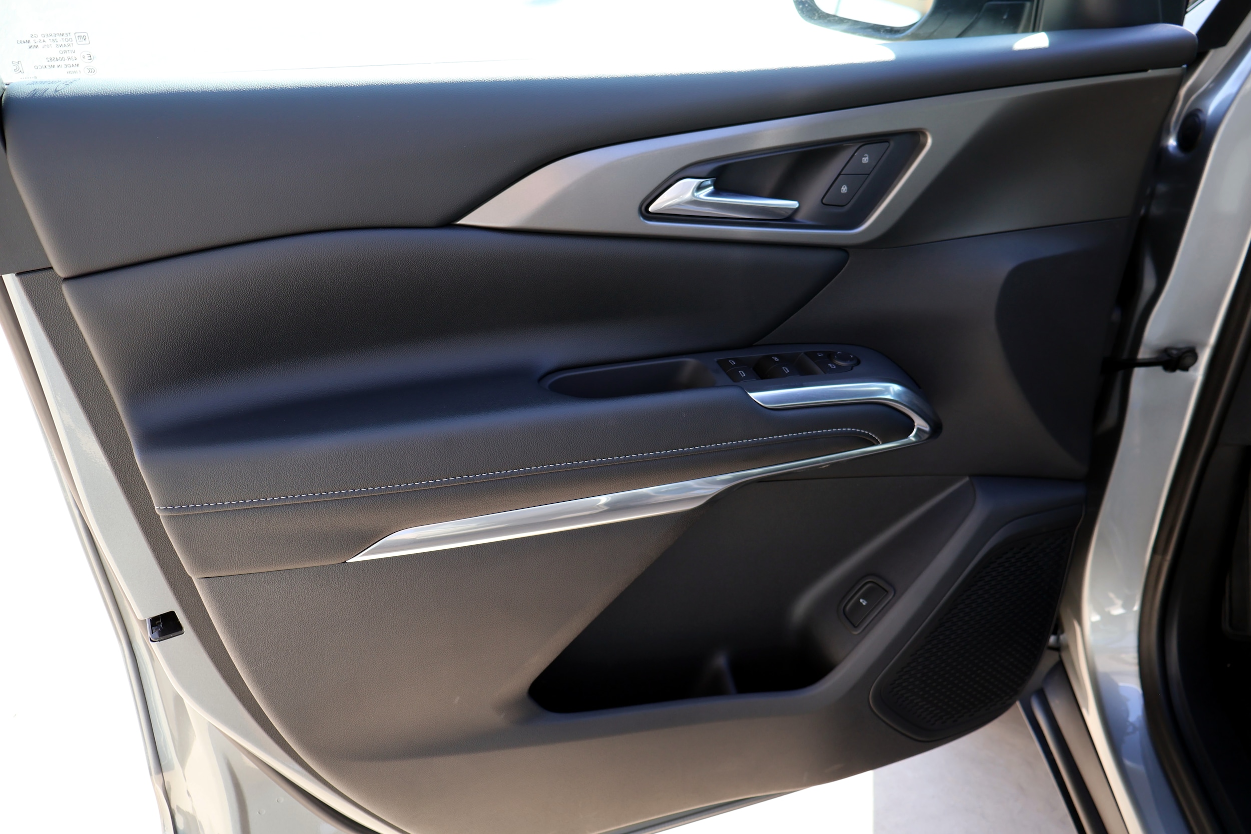 2027 Chevrolet Traverse LT - Photo 9