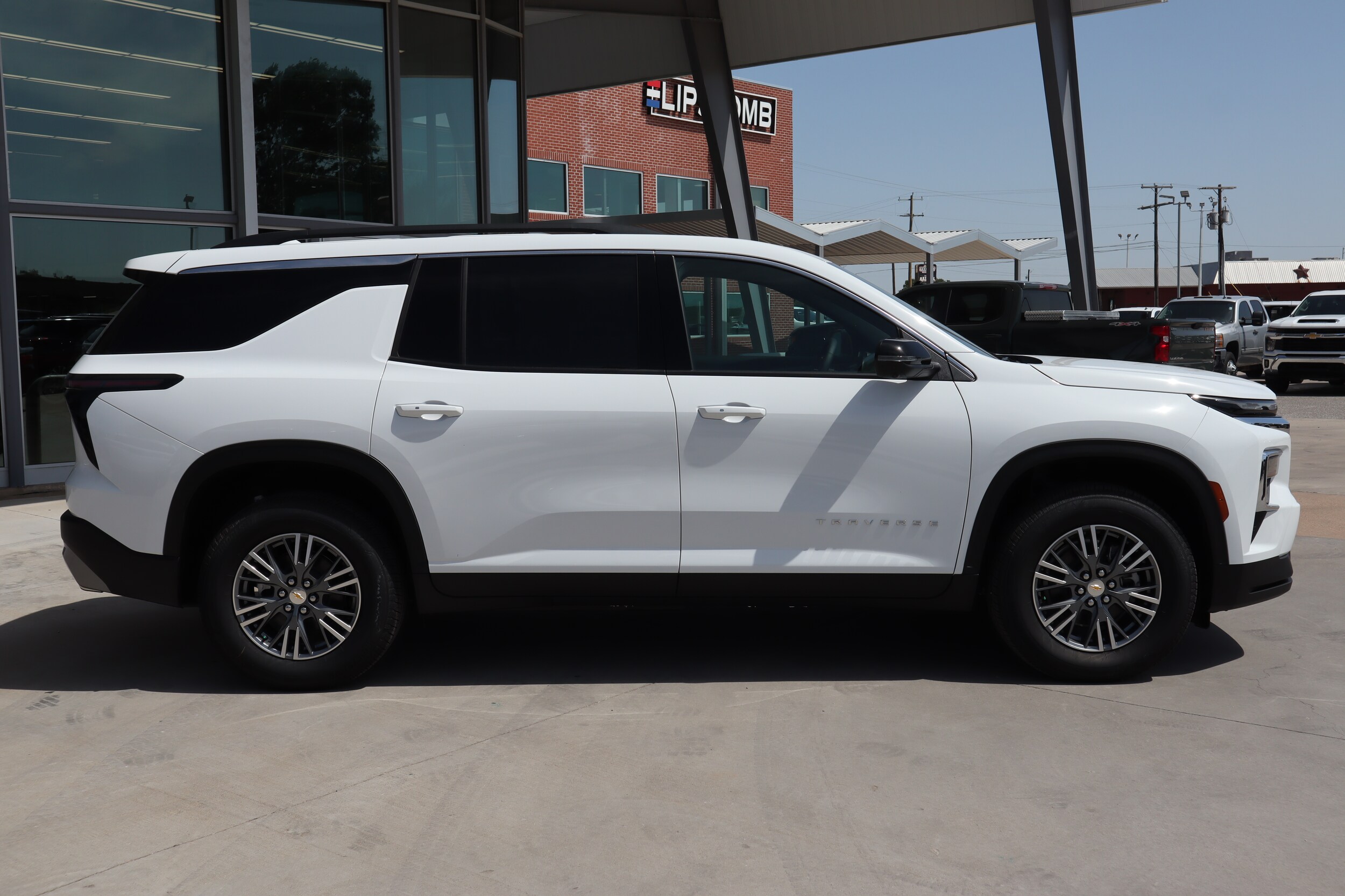 2025 Chevrolet Traverse 1LT photo 3