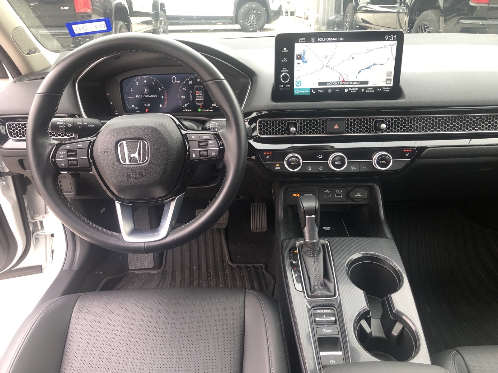 2024 Honda Civic Touring photo 4