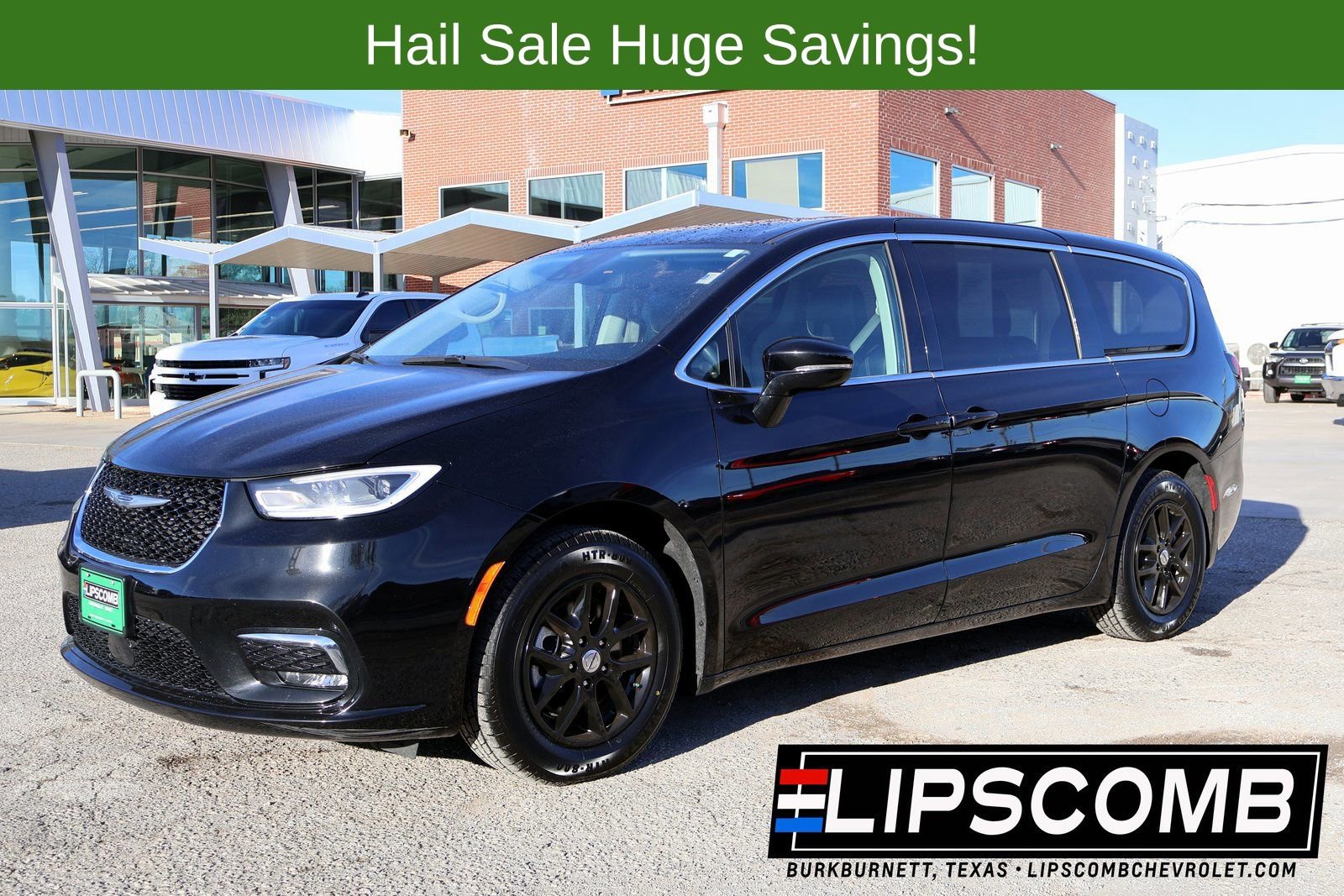 2024 Chrysler Pacifica Touring L's photo
