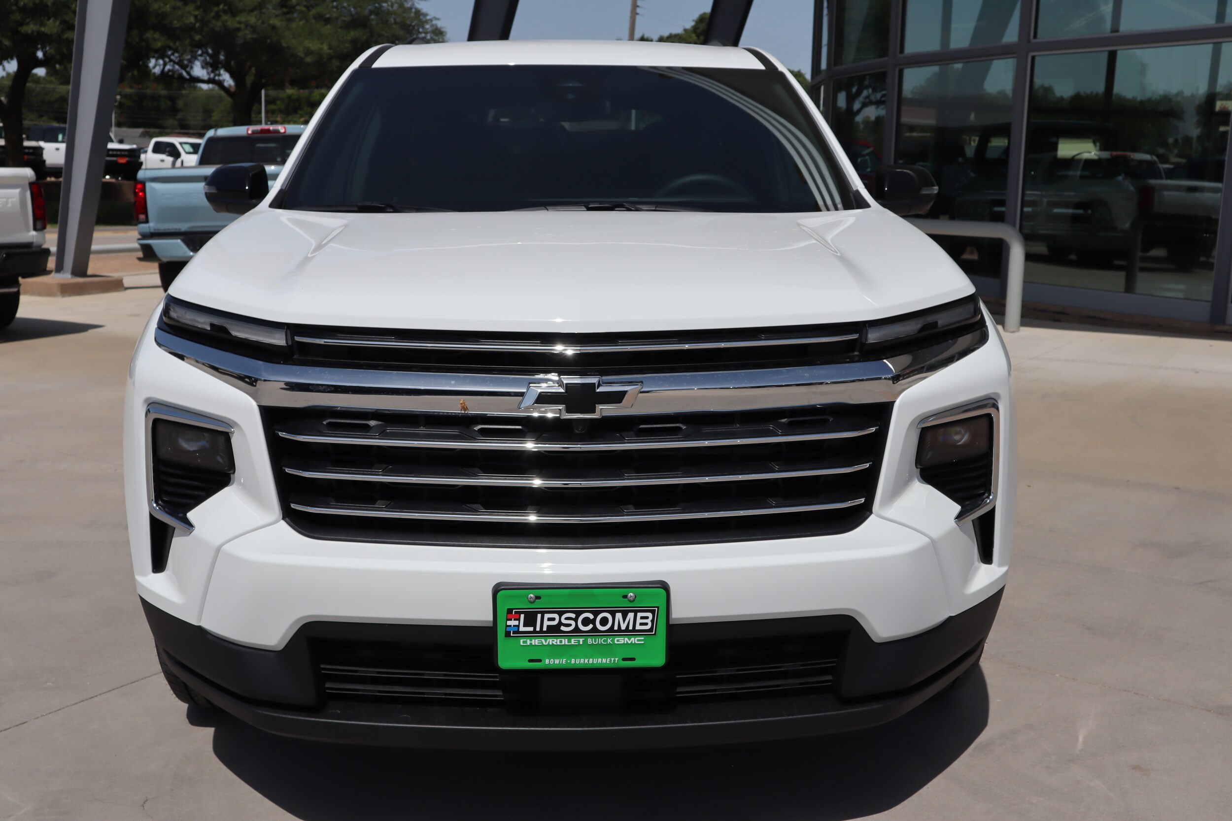 2025 Chevrolet Traverse 1LT photo 2