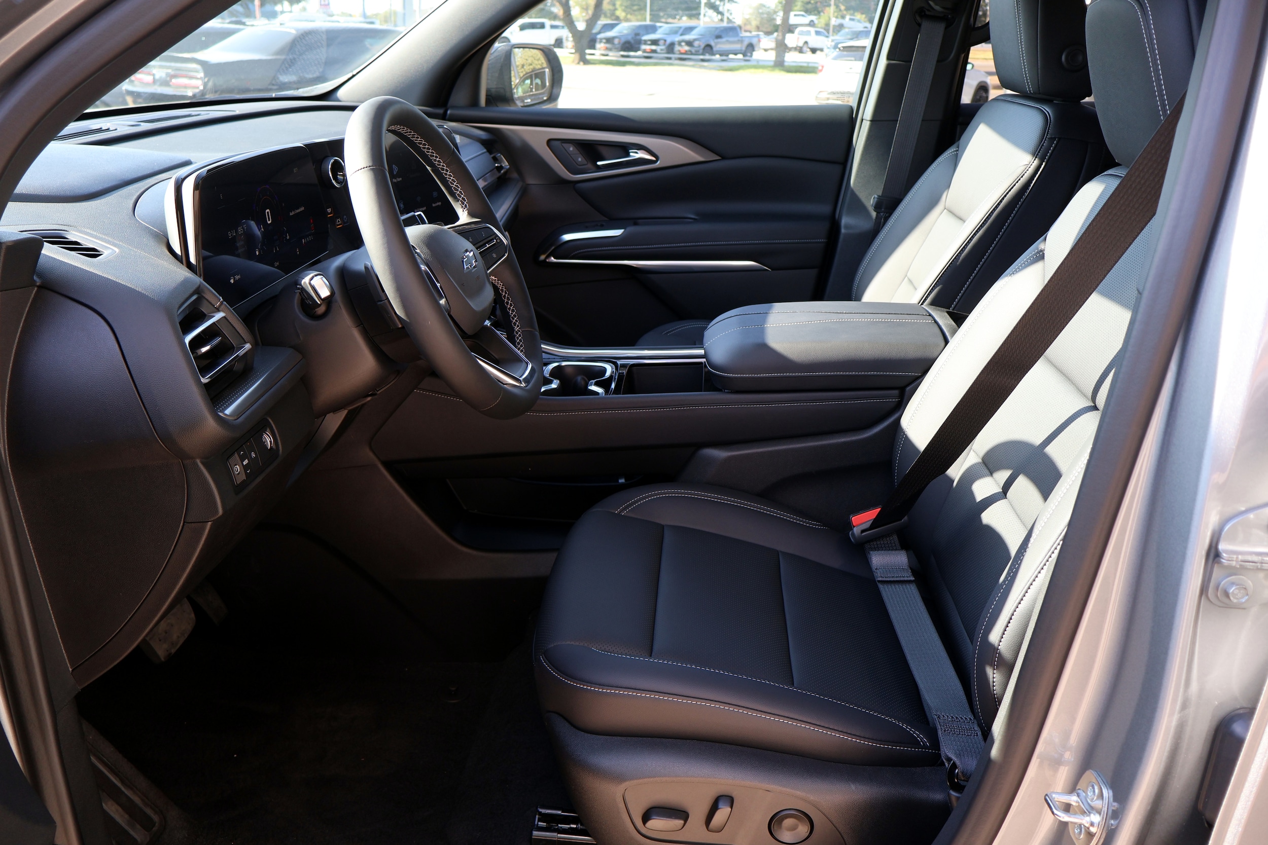2027 Chevrolet Traverse LT - Photo 10
