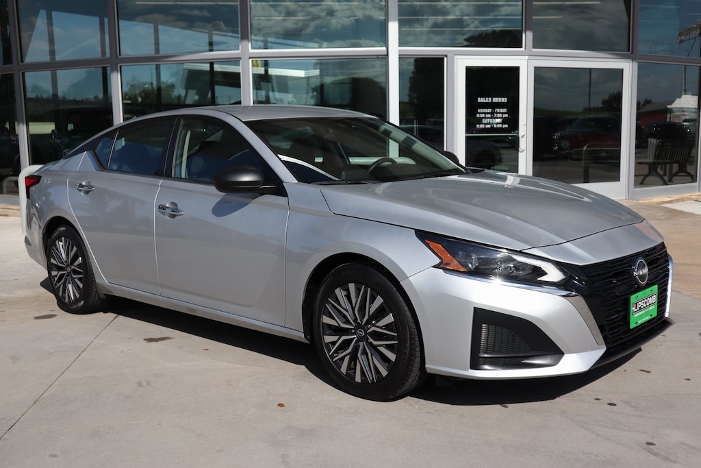 Used 2024 Nissan Altima 2.5 SV Sedan