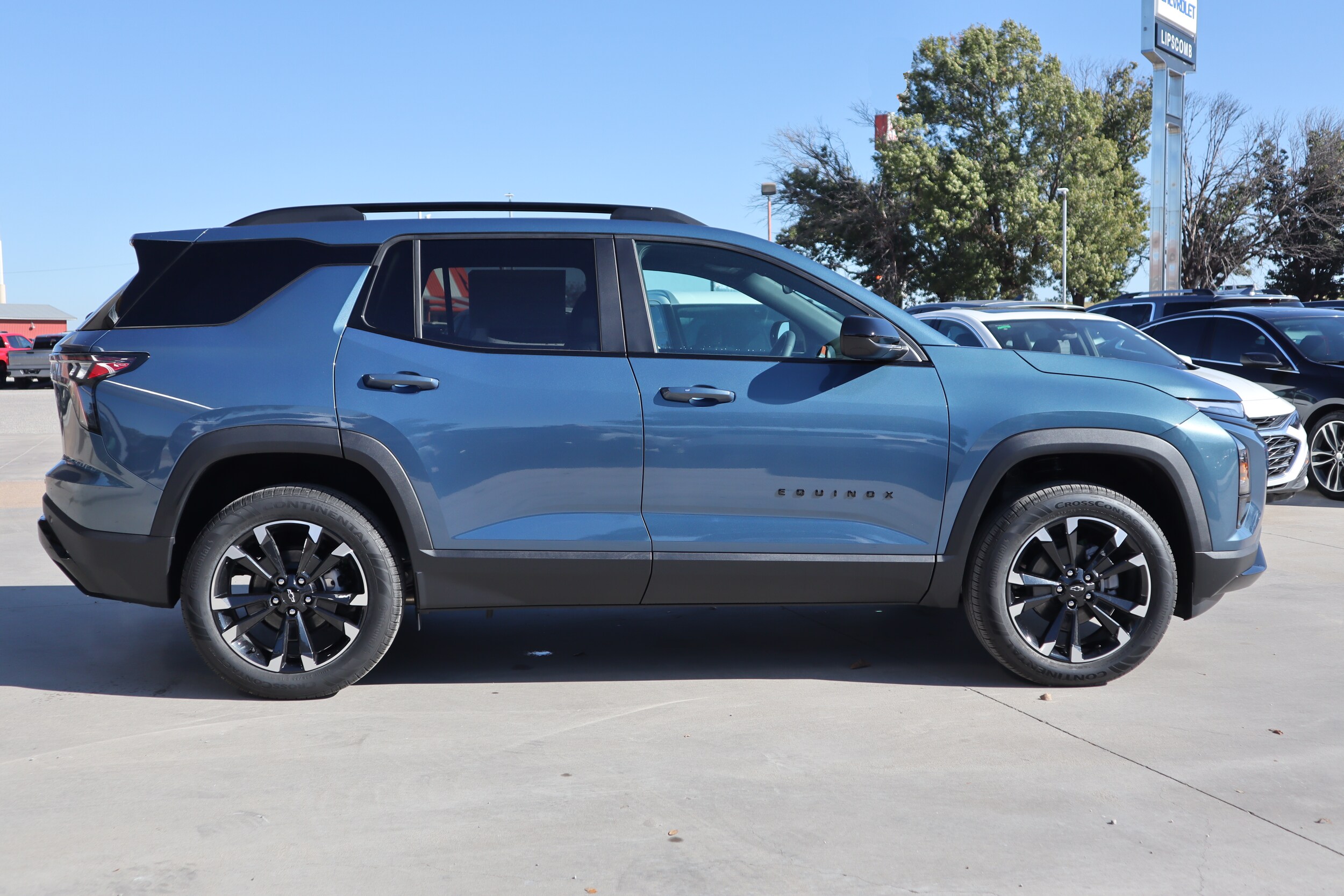 2026 Chevrolet Equinox RS photo 2