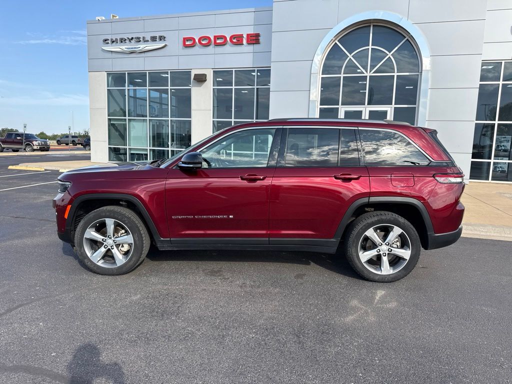 Used 2022 Jeep Grand Cherokee Limited with VIN 1C4RJHBG6N8590534 for sale in Elk City, OK