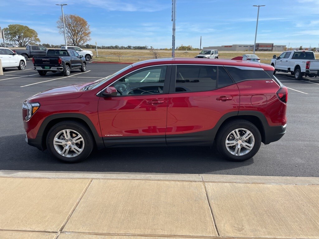 2024 Gmc Terrain SLE photo 2