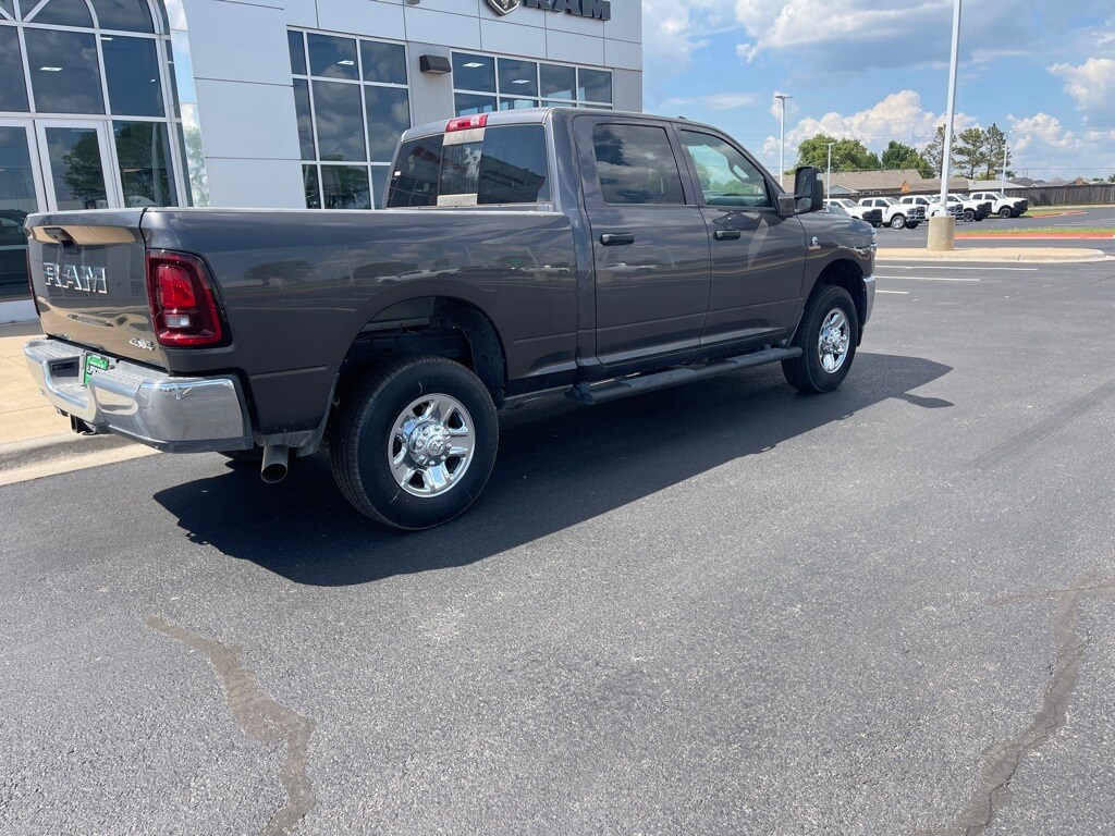 2025 Ram 2500 Tradesman photo 2