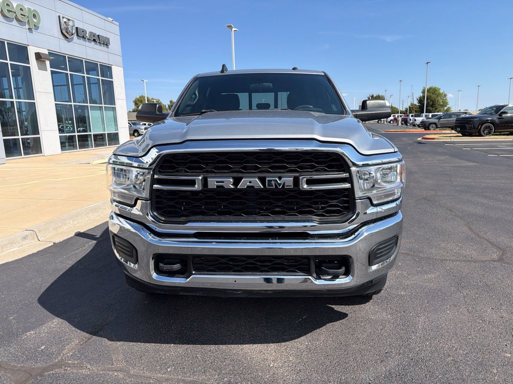3C6UR5CJ1NG143221