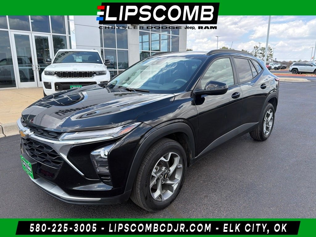 Used 2025 Chevrolet Trax LT SUV
