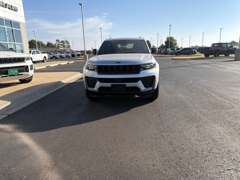 New 2026 Jeep Grand Cherokee Laredo Altitude Sport Utility