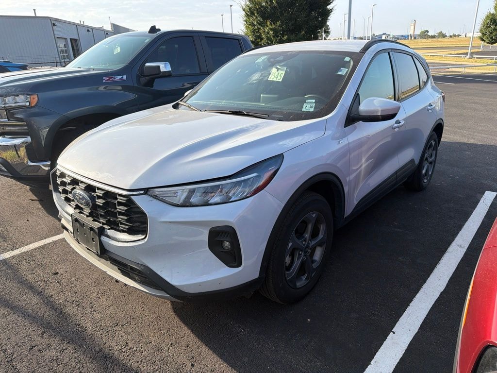 Used 2025 Ford Escape ST-Line Select SUV