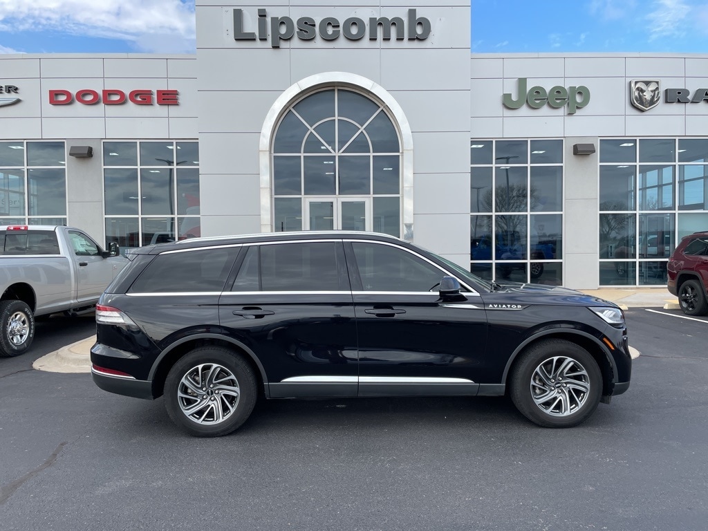 2023 Lincoln Aviator Base's photo