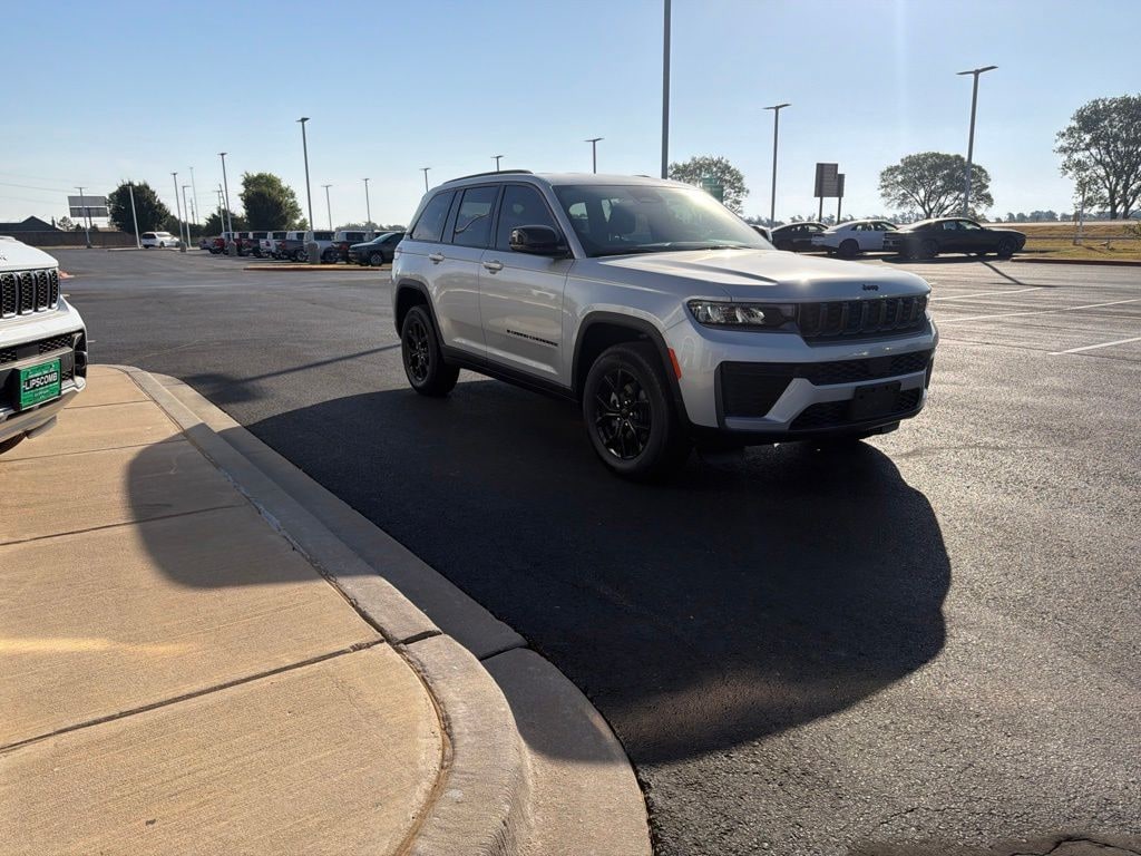 New 2026 Jeep Grand Cherokee Laredo Altitude Sport Utility
