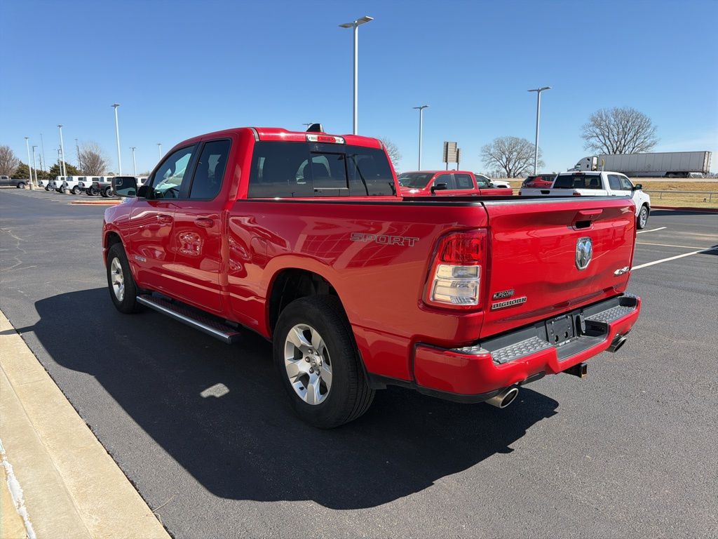 View vehicle photo 5