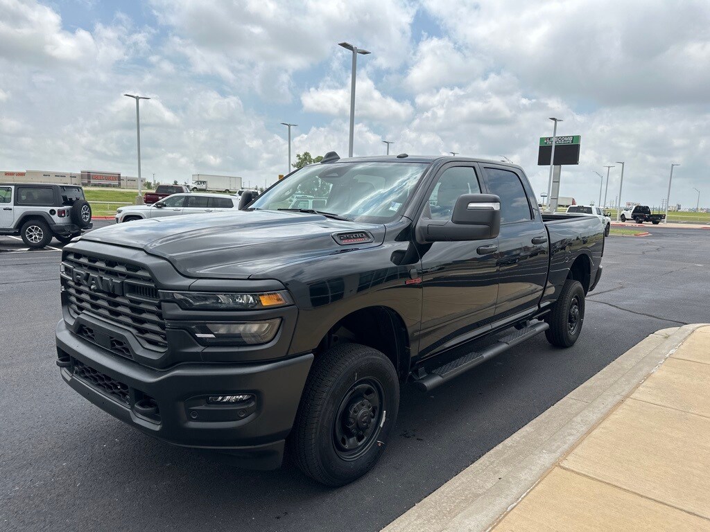 2025 Ram 2500 Tradesman photo 2