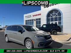 2025 Chrysler Pacifica Select Passenger Van