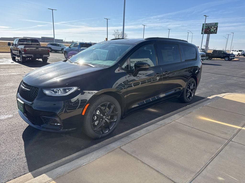 2026 Chrysler Pacifica