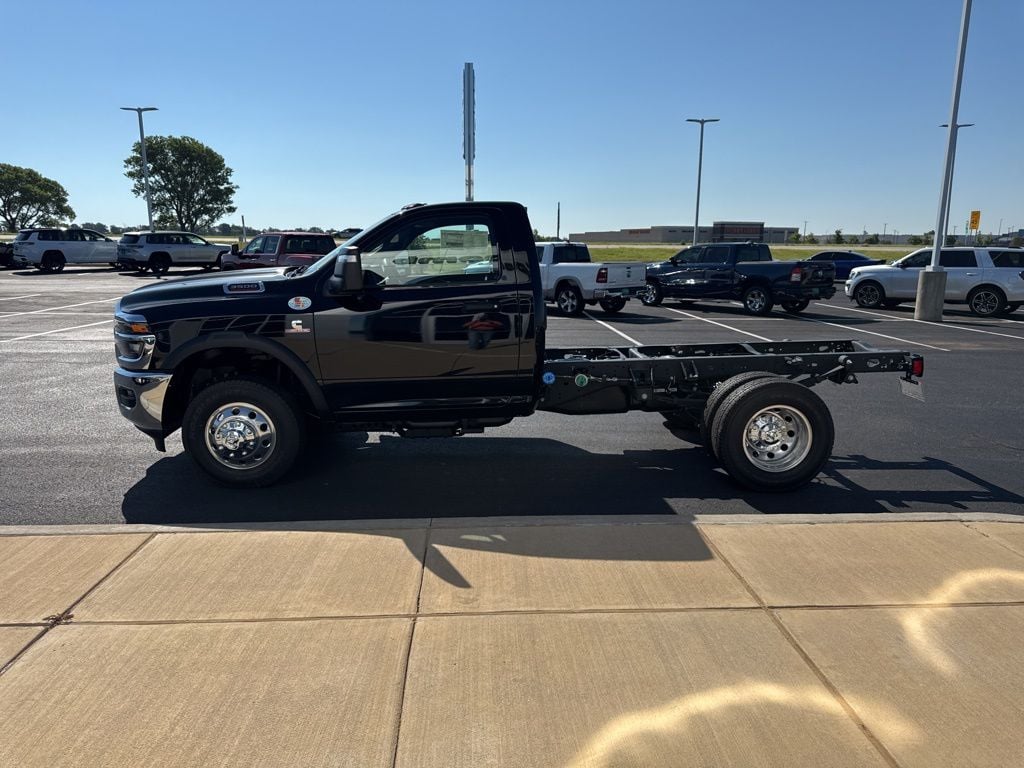 View vehicle photo 6